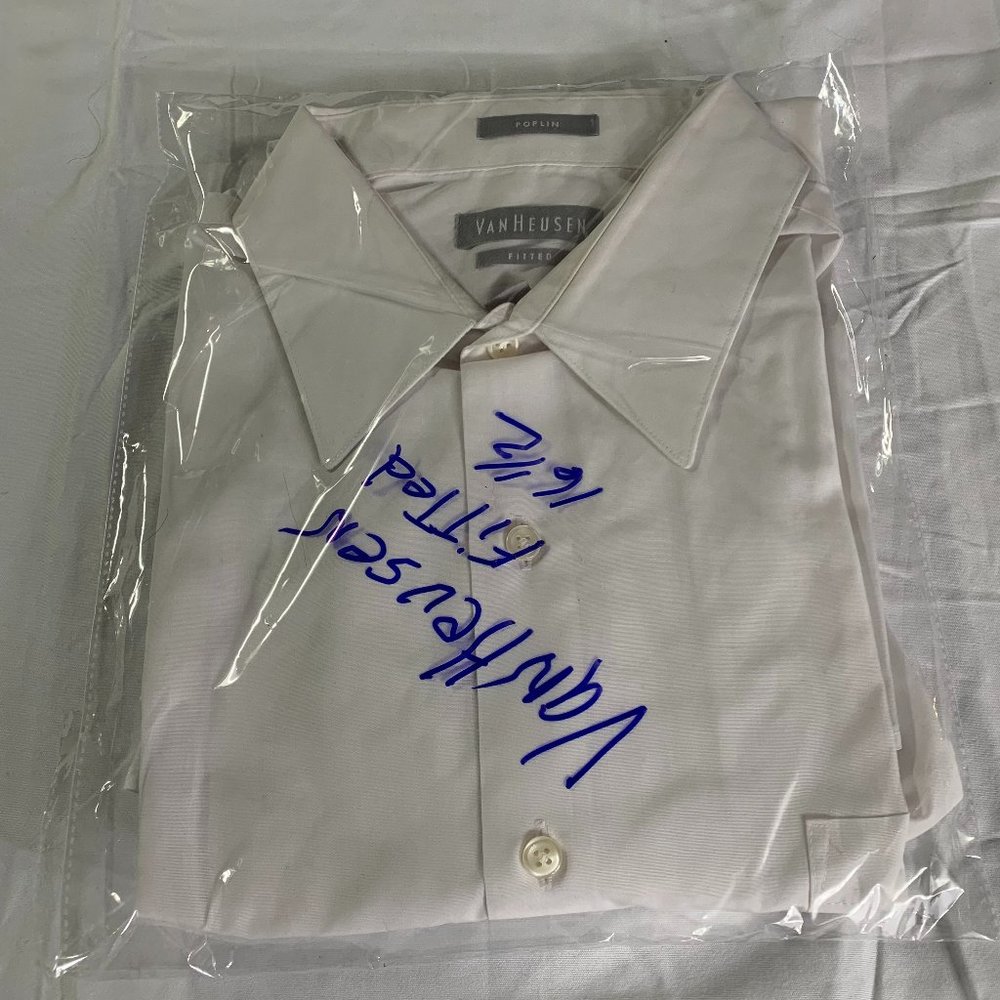 Van Heusen Men's Fitted Dress Shirt